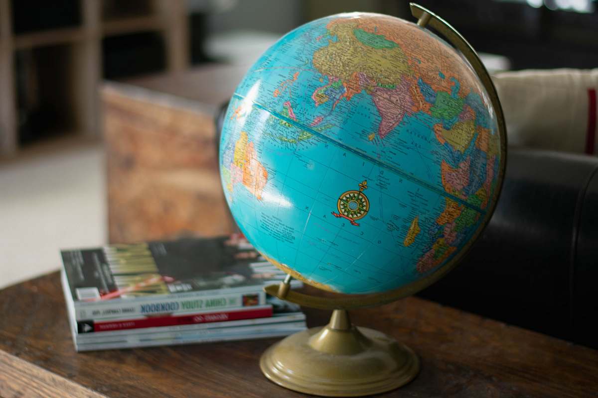 outer space blue and red globe lamp